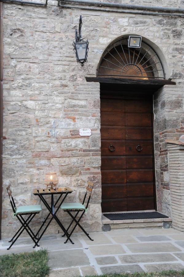 O Rosa Bella Appartamento Via Savelli Della Porta 24 Gubbio Exterior foto