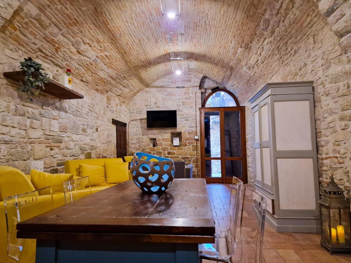 O Rosa Bella Appartamento Via Savelli Della Porta 24 Gubbio Exterior foto